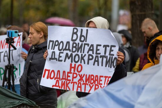 В Молдавии продолжаются акции протеста оппозиции