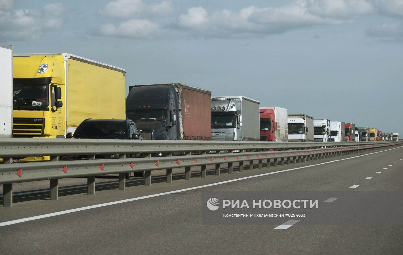 Для грузовиков из Керчи открыт альтернативный маршрут через Мариуполь