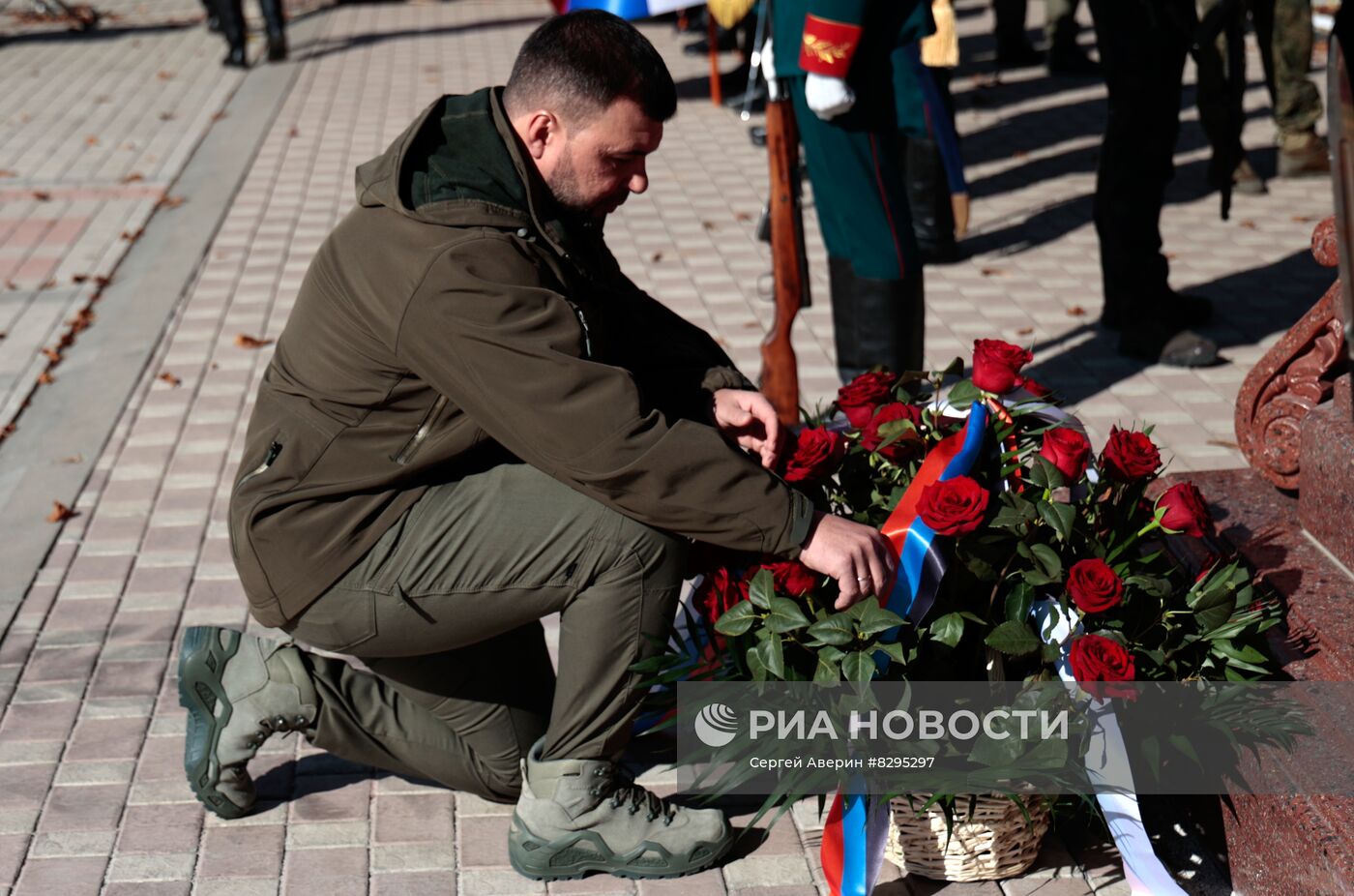 Открытие памятника В. Жоге в Волновахе