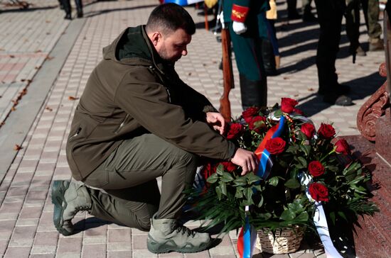 Открытие памятника В. Жоге в Волновахе