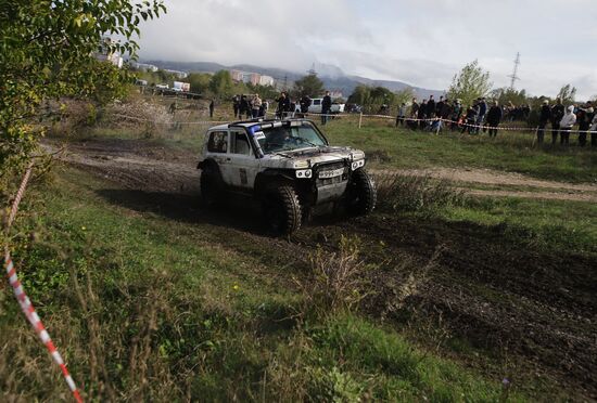 Гонки на внедорожниках "КавкаZ Zа наших!"