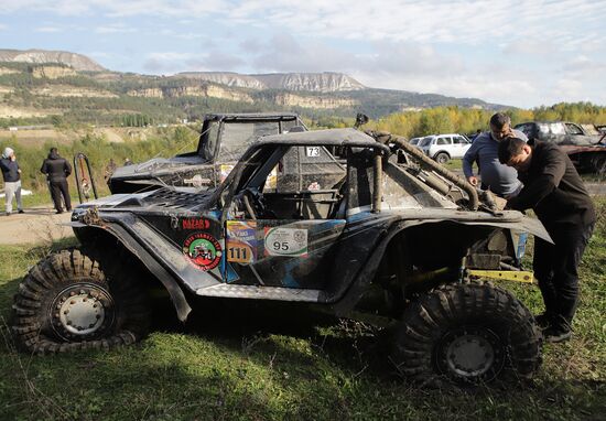 Гонки на внедорожниках "КавкаZ Zа наших!"
