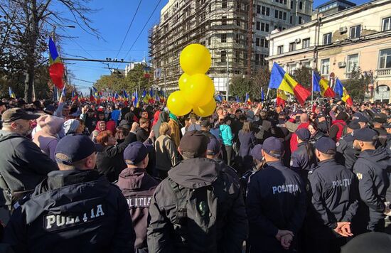 Продолжаются протесты в Кишиневе