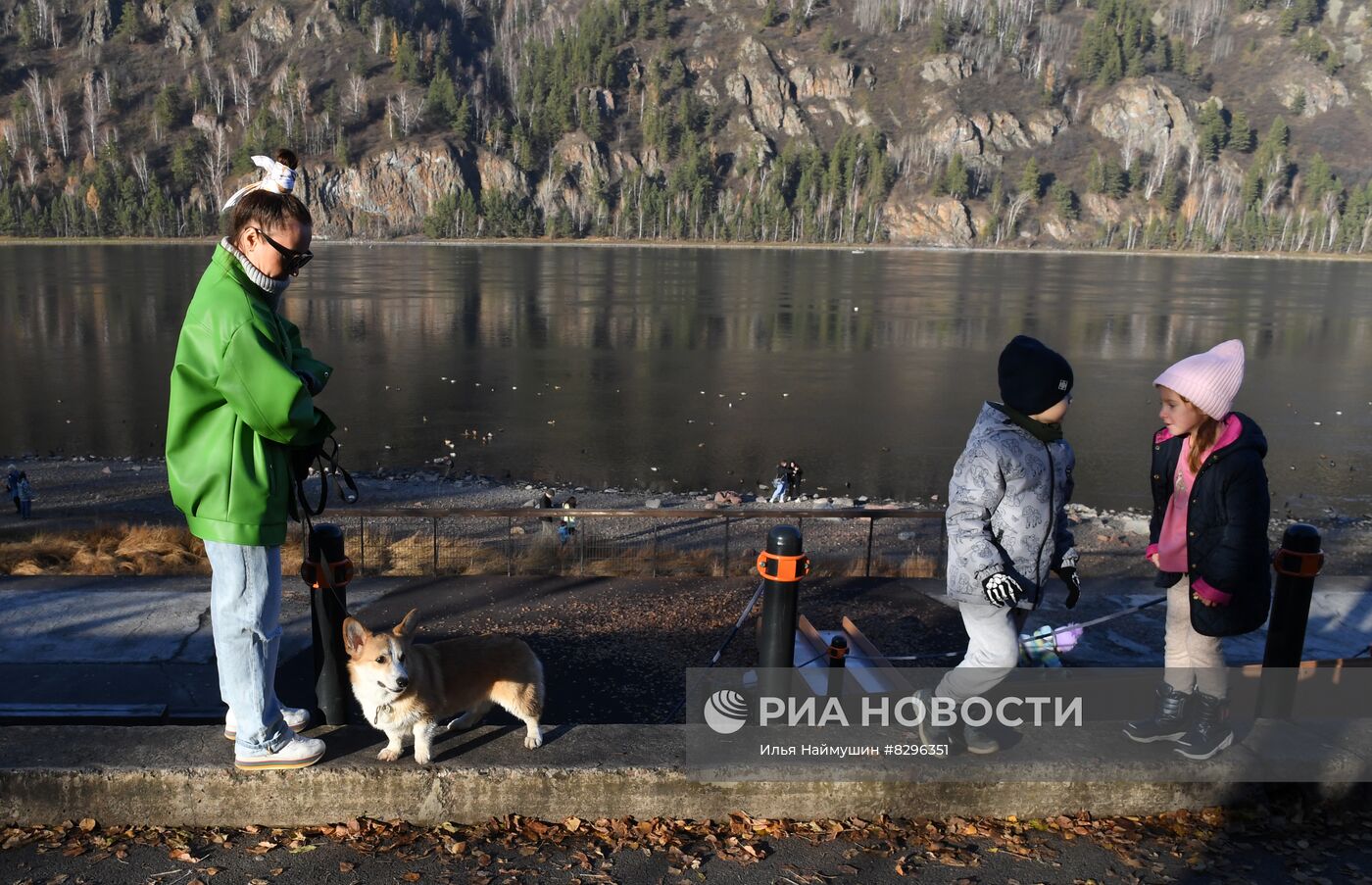 Отдых горожан в новом "Милицейском парке" в Дивногорске