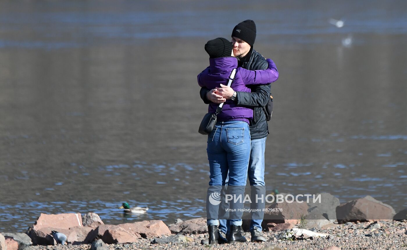 Отдых горожан в новом "Милицейском парке" в Дивногорске