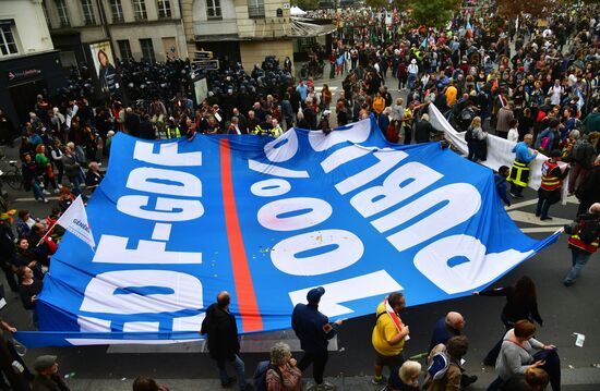 Акция против повышения цен во Франции