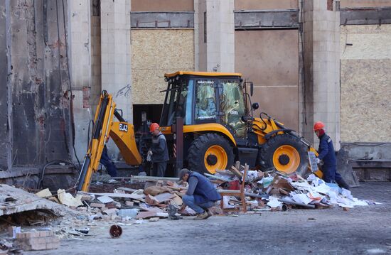 Восстановление здания администрации Донецка