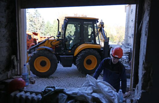 Восстановление здания администрации Донецка