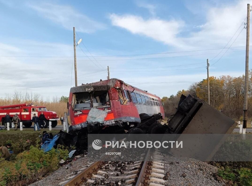 Столкновение поезда и грузовика в Тамбовской области