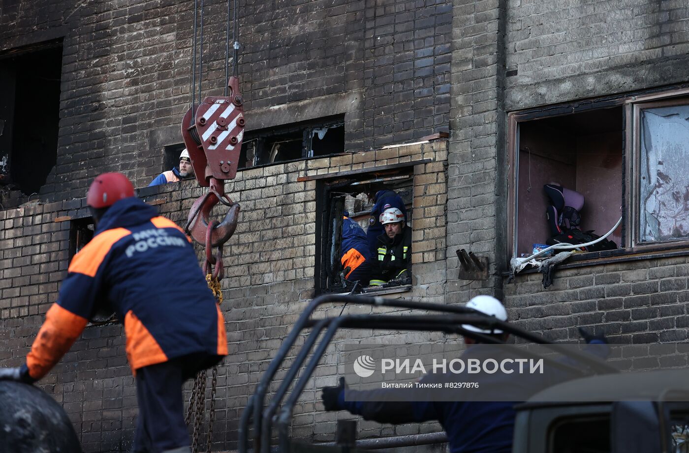 Разбор завалов на месте крушения самолёта в Ейске