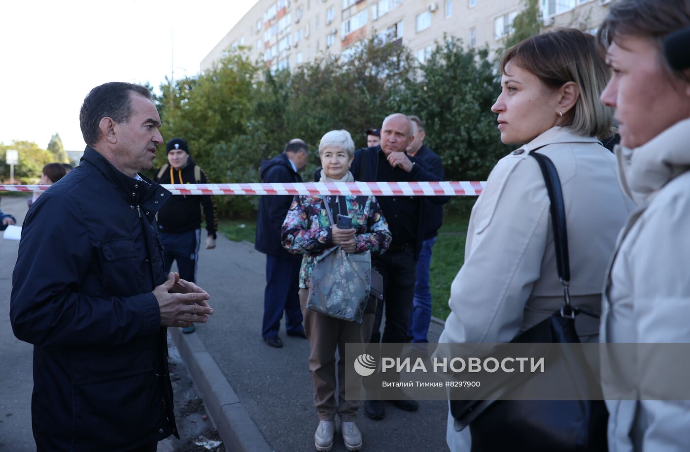 Разбор завалов на месте крушения самолёта в Ейске