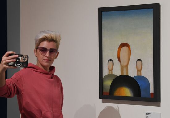 Выставка "Мир как беспредметность. Рождение нового искусства: Казимир Малевич, Павел Филонов, Марк Шагал, Анна Лепорская и другие"