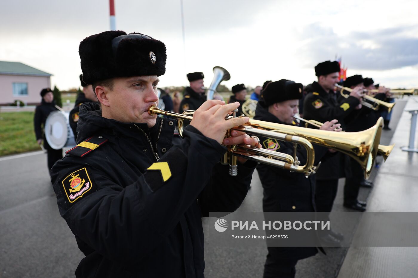 Отправка мобилизованных в зону СВО с аэродрома Чкаловск в Калининграде