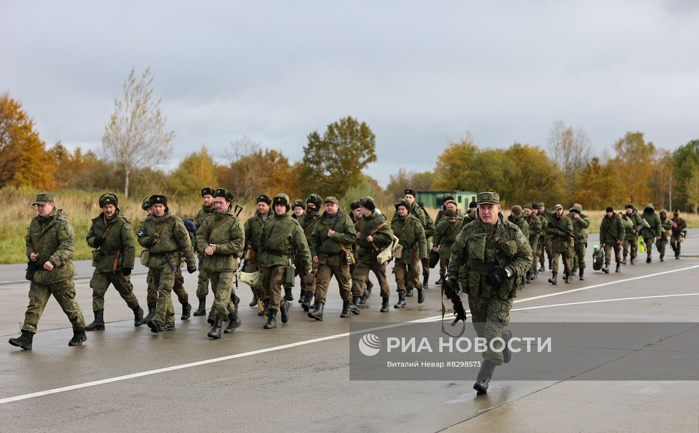 Отправка мобилизованных в зону СВО с аэродрома Чкаловск в Калининграде