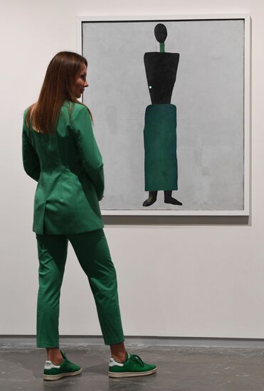 Выставка "Мир как беспредметность. Рождение нового искусства: Казимир Малевич, Павел Филонов, Марк Шагал, Анна Лепорская и другие"