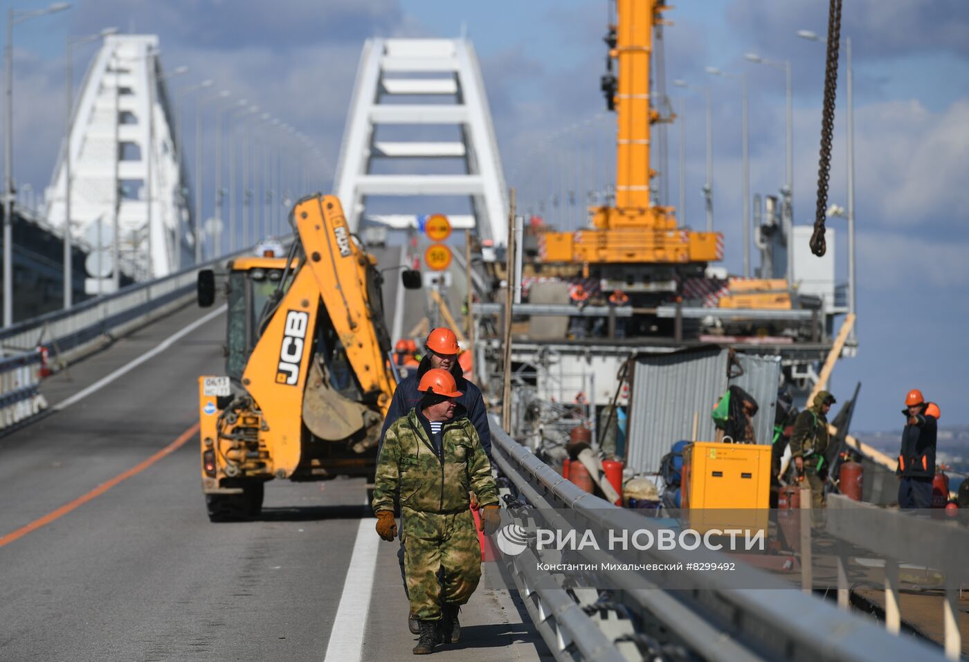 Восстановительные работы на Крымском мосту 