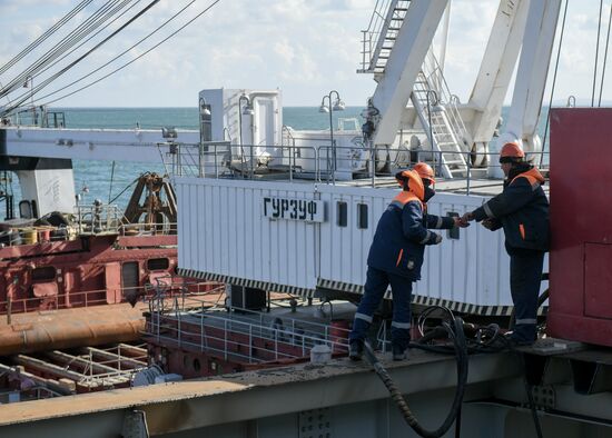 Восстановительные работы на Крымском мосту 