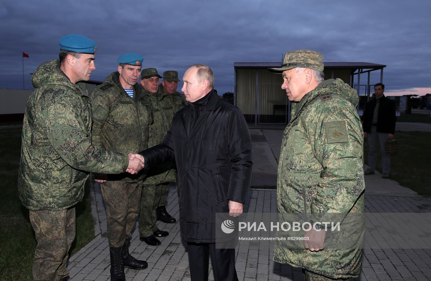 Президент РФ В. Путин посетил полигон Западного военного округа в Рязанской области