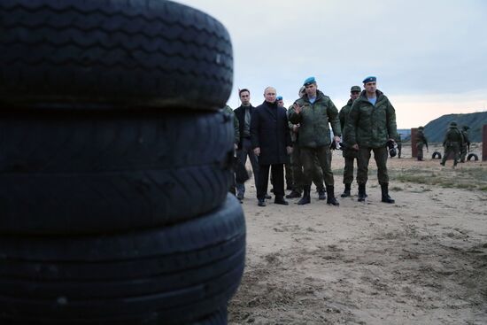 Президент РФ В. Путин посетил полигон Западного военного округа в Рязанской области