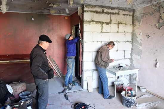 Восстановление разрушенных после обстрела ВСУ квартир в Энергодаре