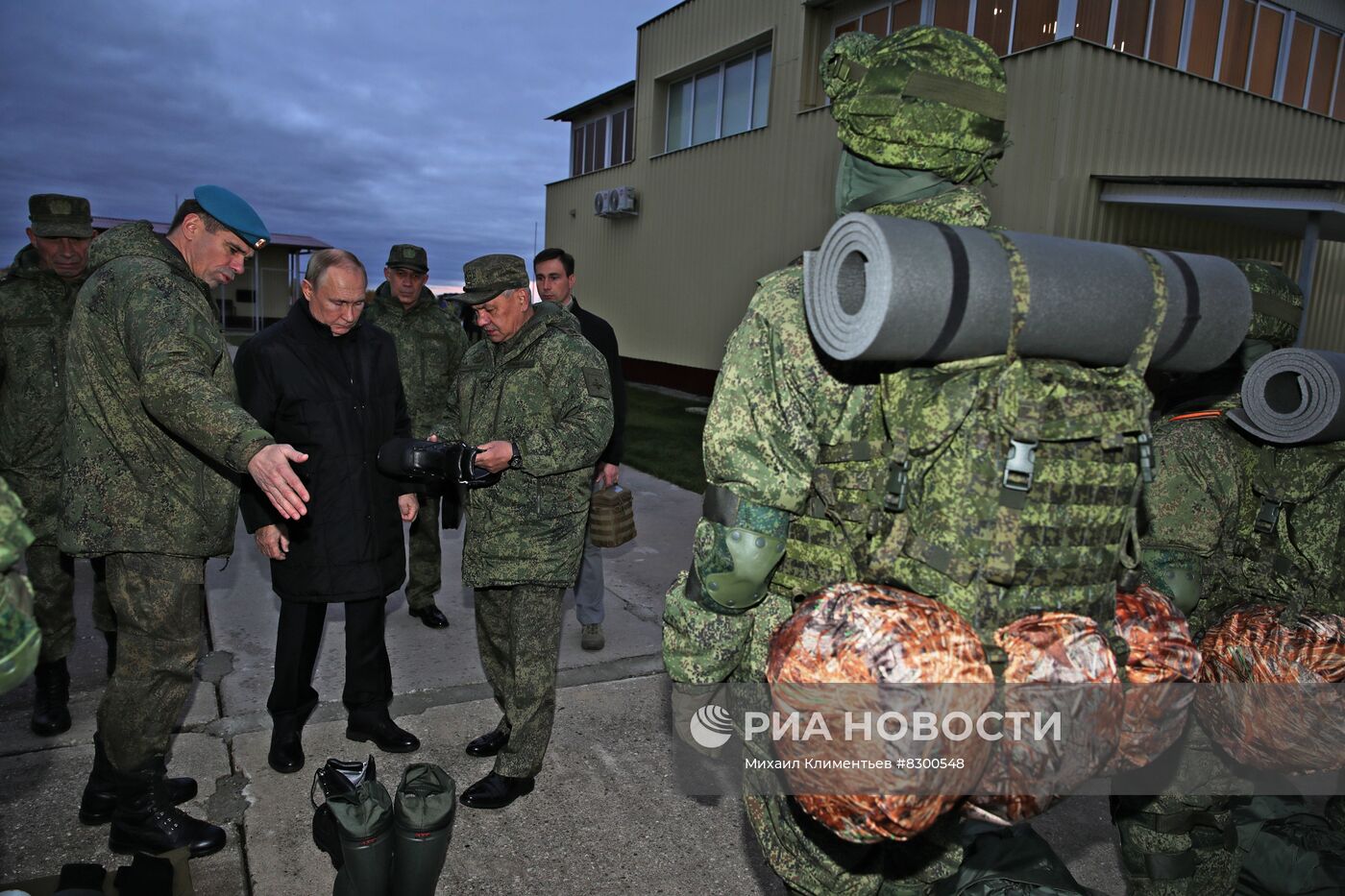 Президент РФ В. Путин посетил полигон Западного военного округа в Рязанской области