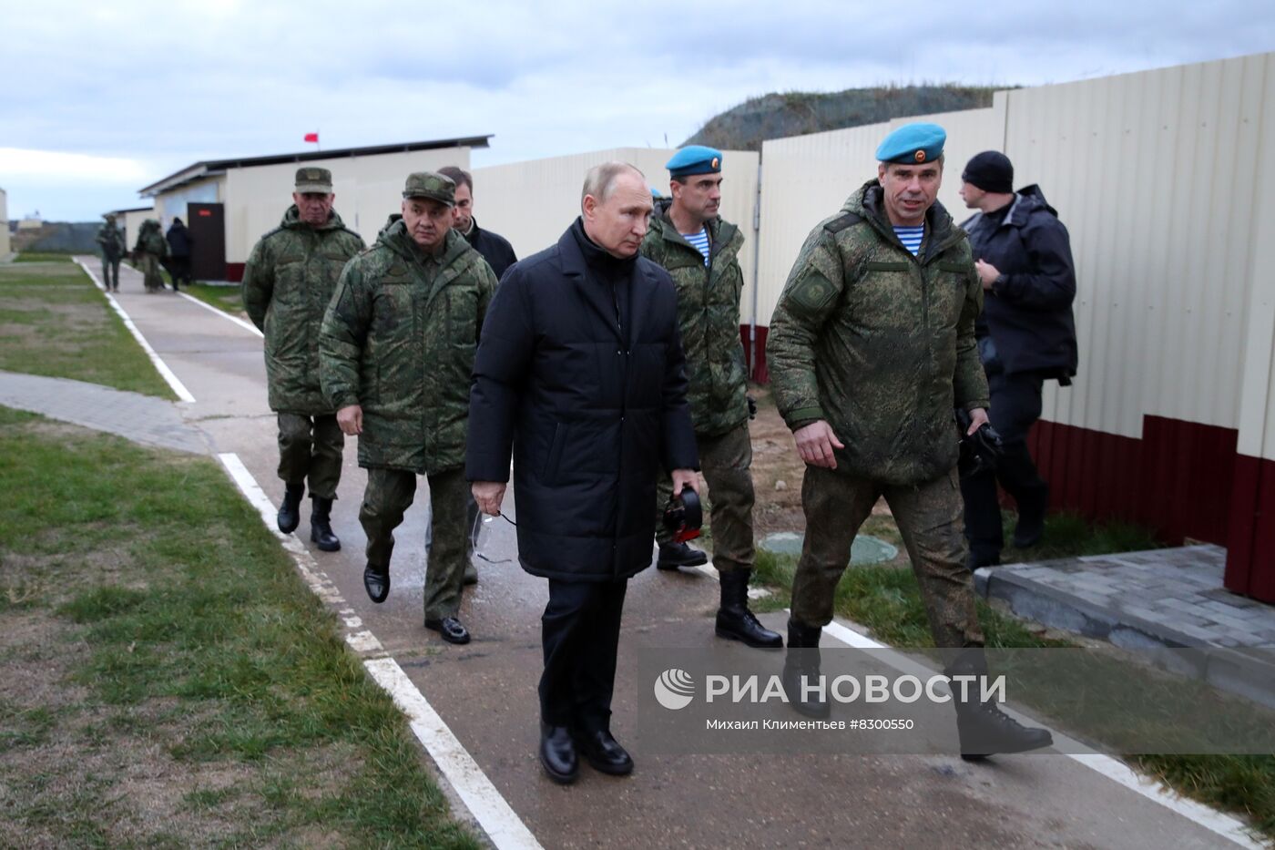 Президент РФ В. Путин посетил полигон Западного военного округа в Рязанской области