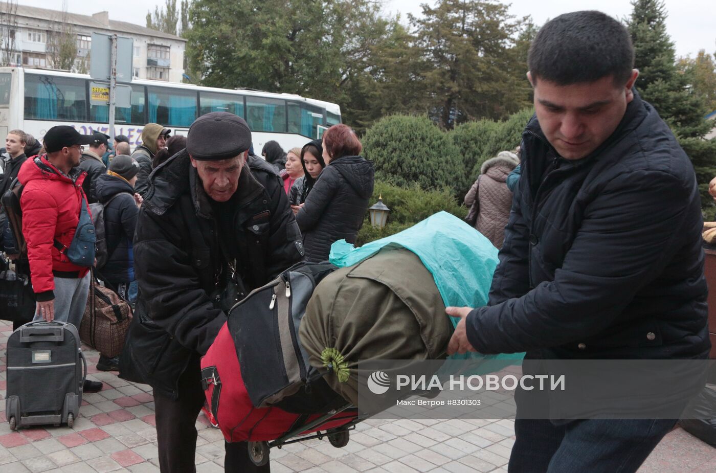 Эвакуированные жители Херсона в Джанкое