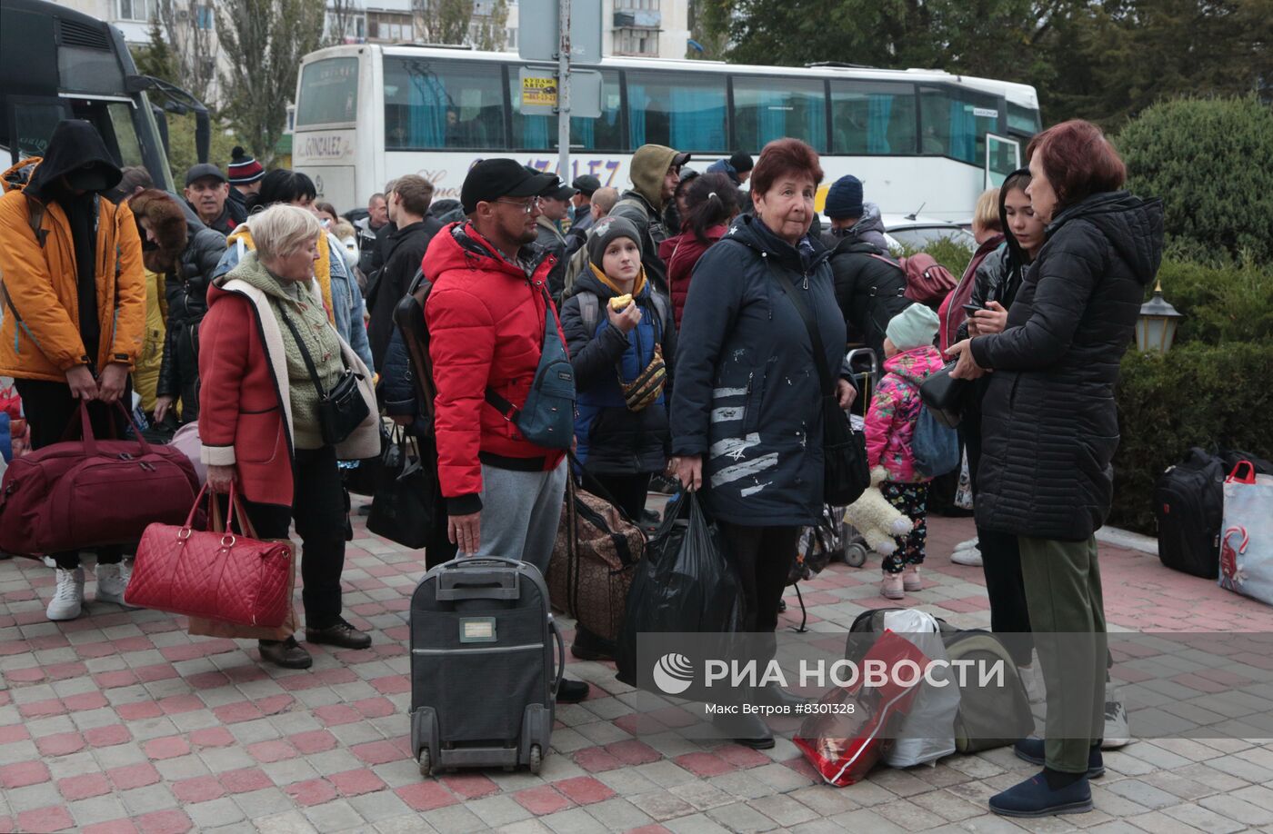 Эвакуированные жители Херсона в Джанкое