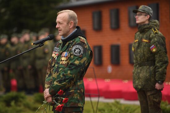Церемония перезахоронения останков красноармейцев времен Великой Отечественной Войны