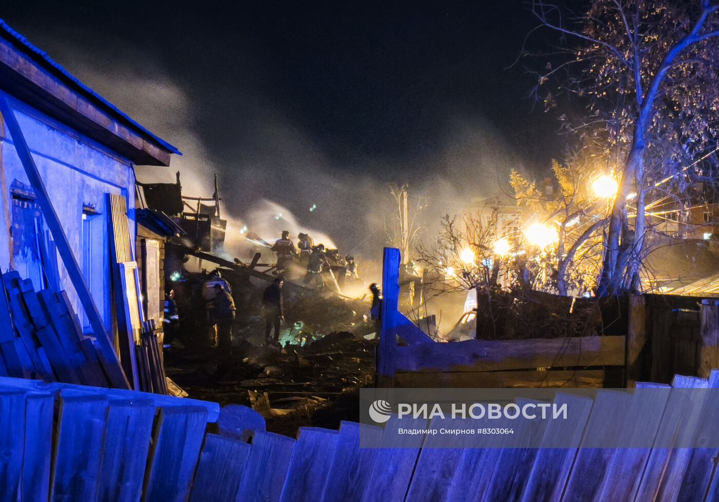 Самолет  Су-30 упал в Иркутске