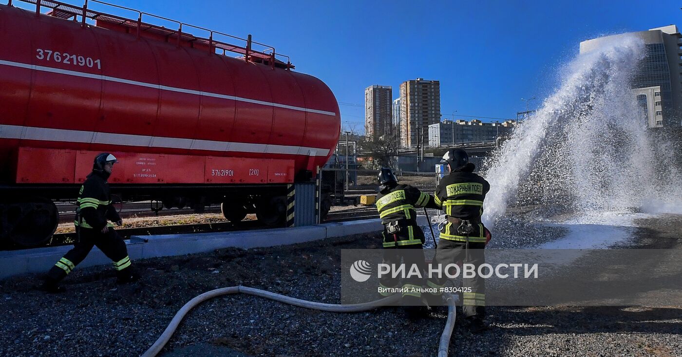 Боевое развертывание пожарного поезда во Владивостоке