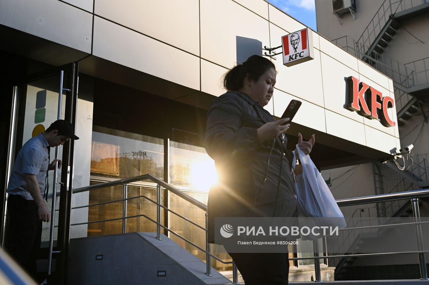 Владелец KFC продаёт рестораны в России