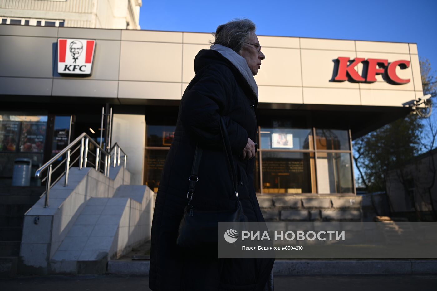 Владелец KFC продаёт рестораны в России