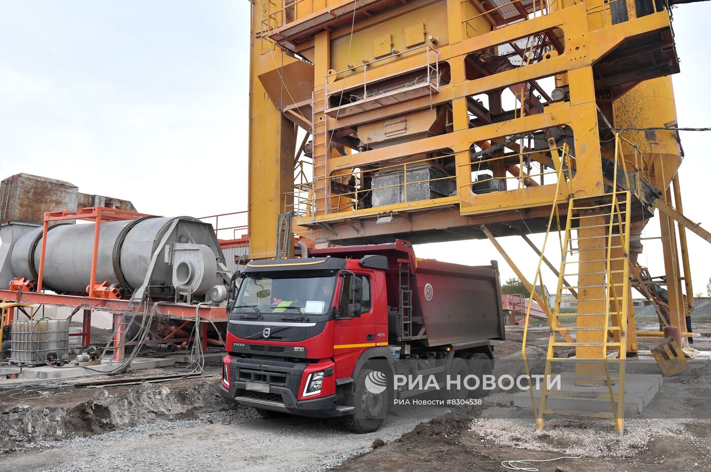 Начало работы мобильного асфальтобетонного завода в Запорожской области
