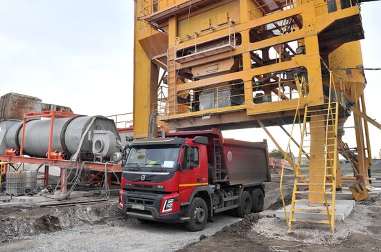 Начало работы мобильного асфальтобетонного завода в Запорожской области