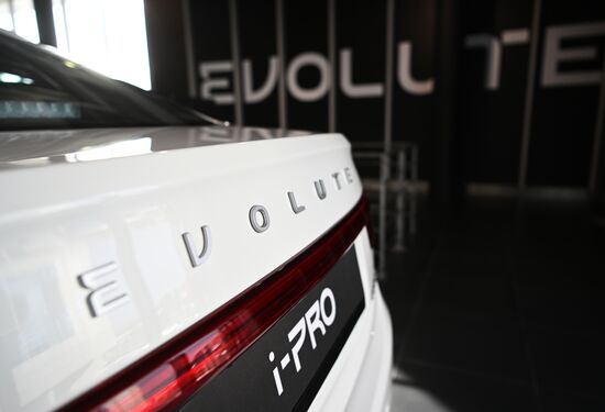 Старт продаж электромобилей Evolute