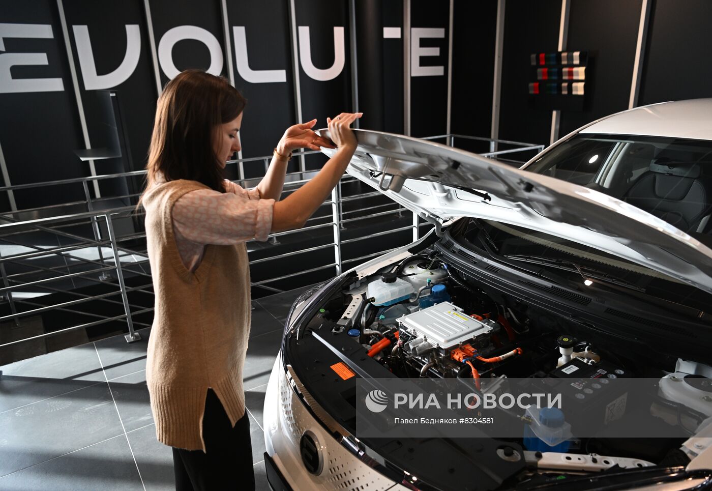 Старт продаж электромобилей Evolute