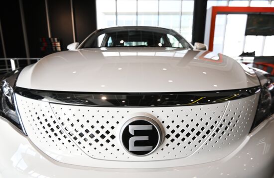 Старт продаж электромобилей Evolute