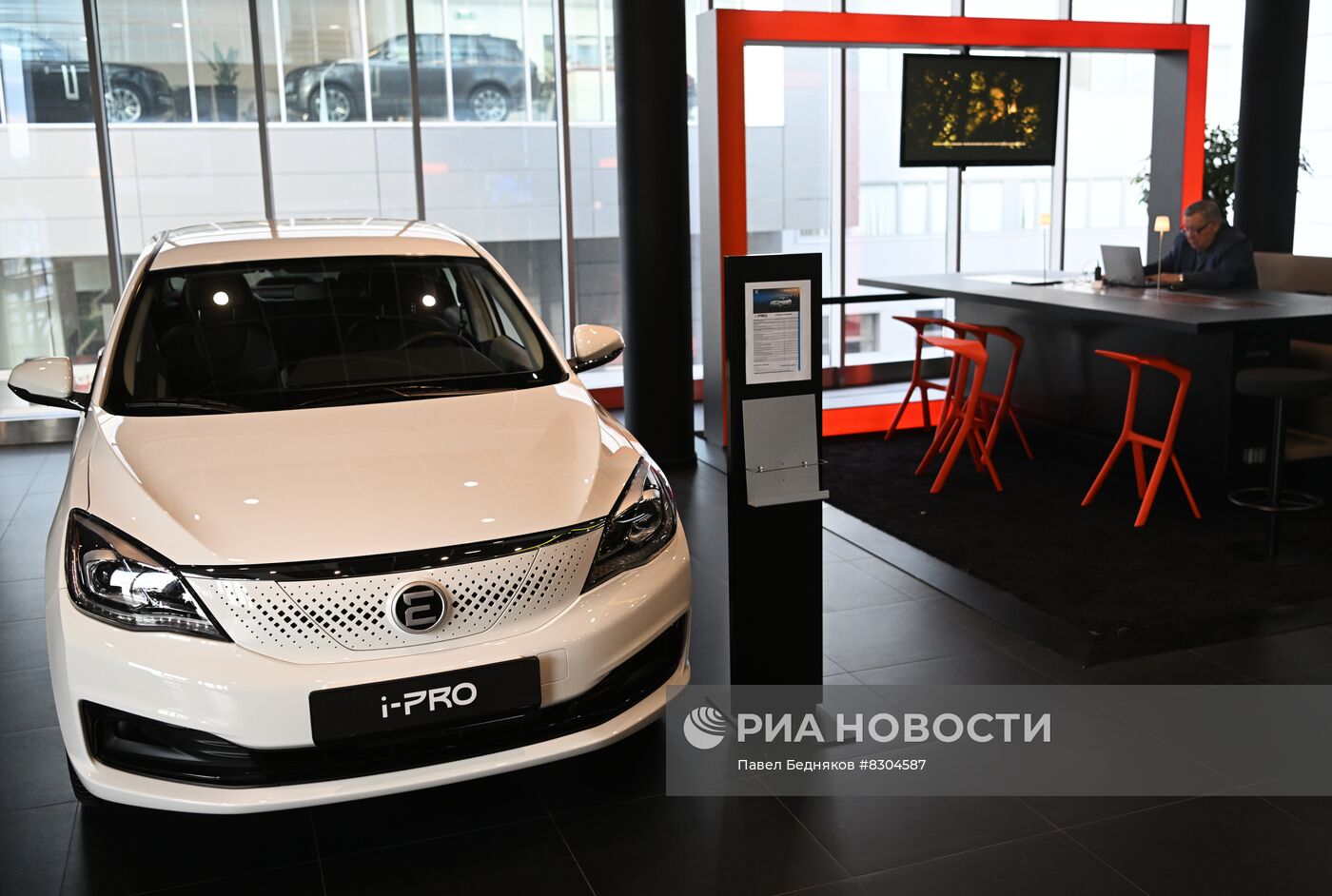 Старт продаж электромобилей Evolute