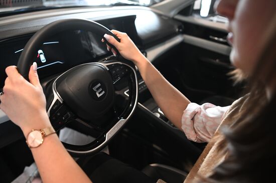 Старт продаж электромобилей Evolute