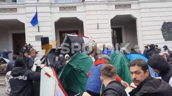 Правоохранители начали разгон акции протеста у Генпрокуратуры в Кишиневе