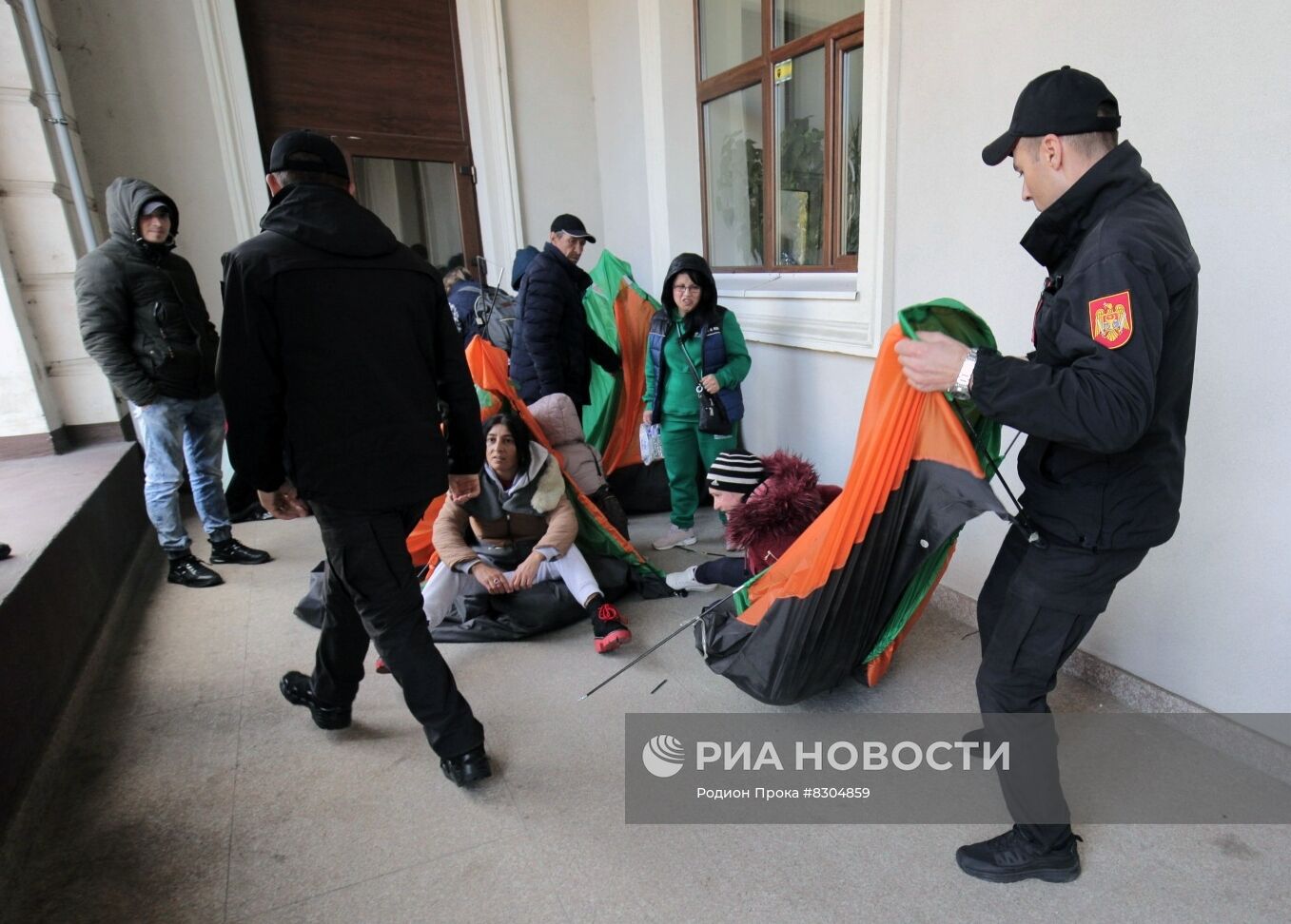 Разгон протестующих у генпрокуратуры Кишинева