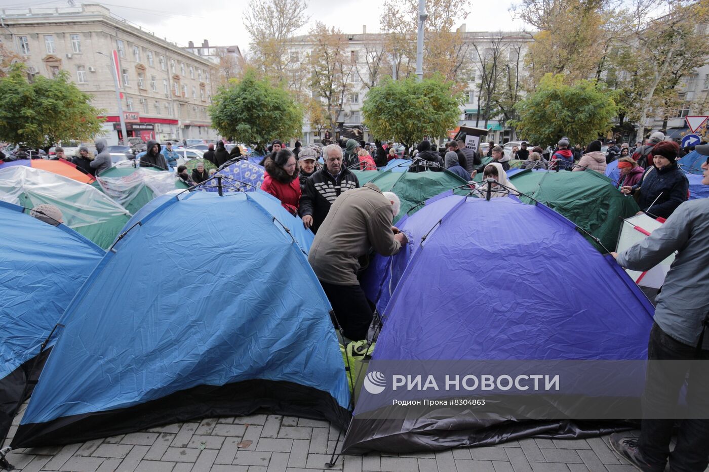 Разгон протестующих у генпрокуратуры Кишинева