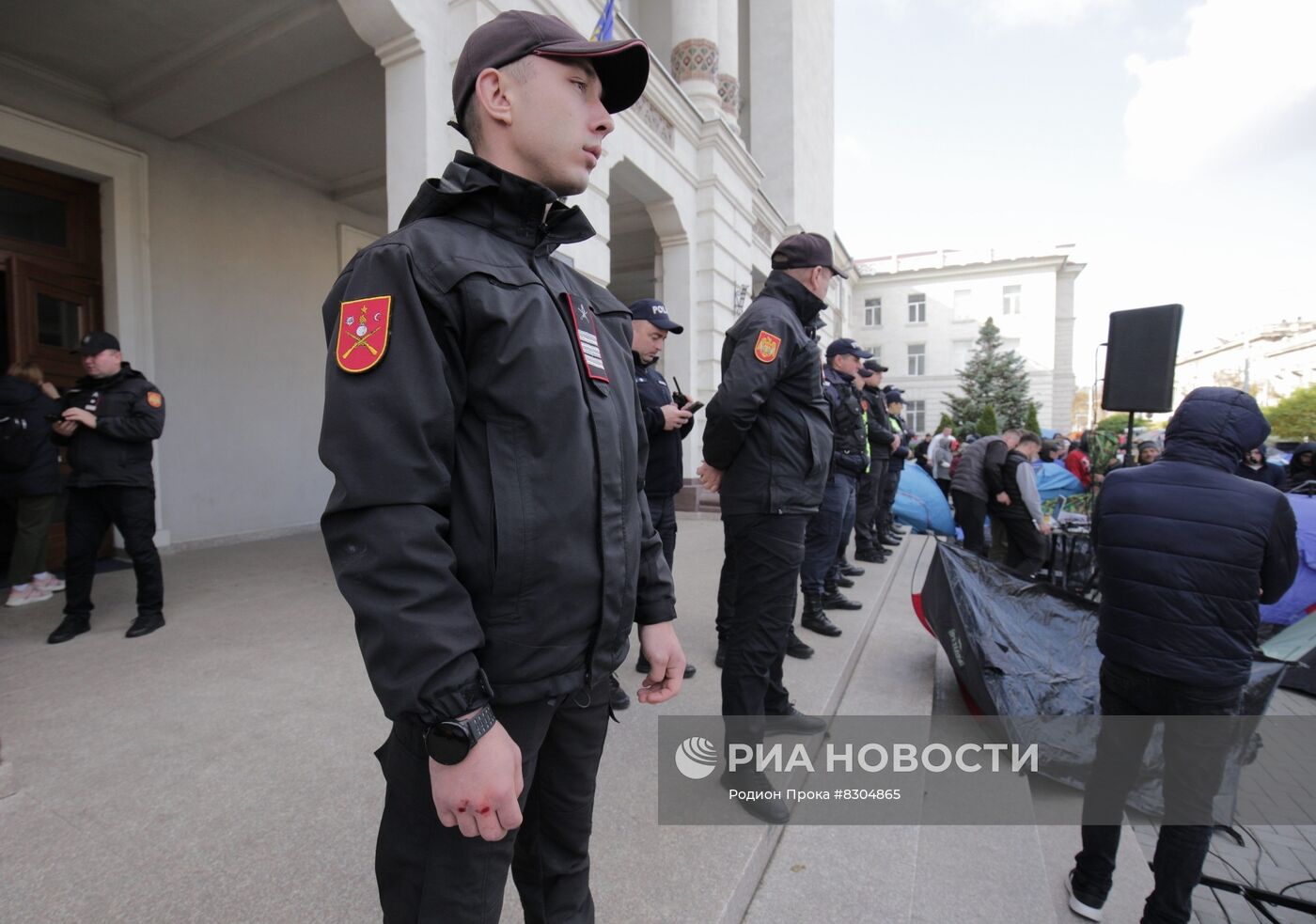 Разгон протестующих у генпрокуратуры Кишинева