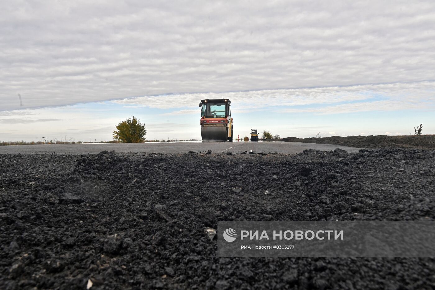 Работы по ремонту дорожного полотна в Запорожской области