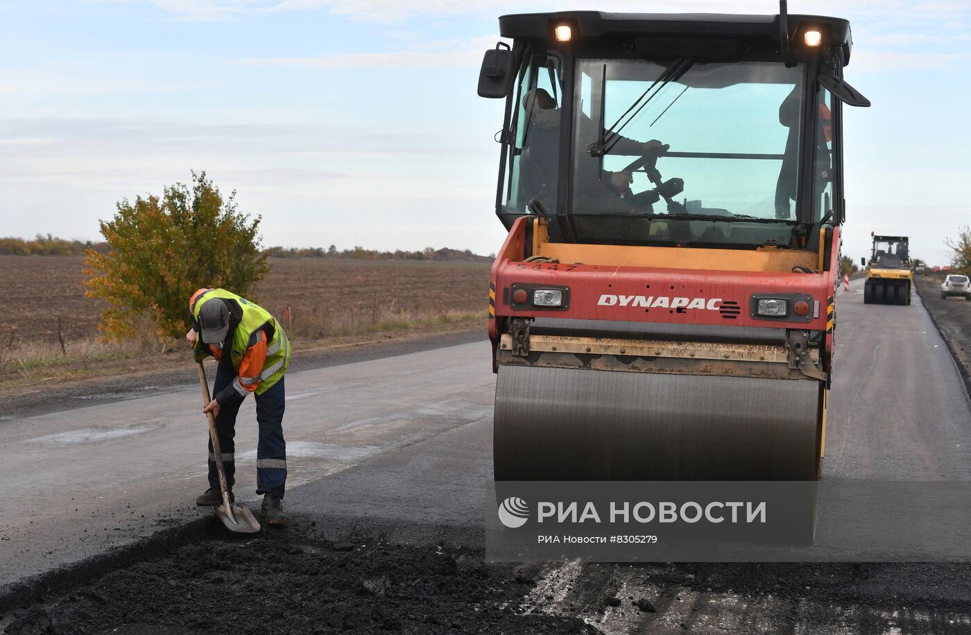 Работы по ремонту дорожного полотна в Запорожской области