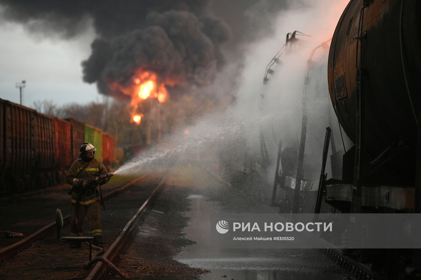 Последствия повторного обстрела ж/д станции в Шахтерске