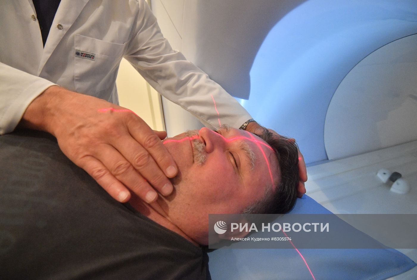 Прототип первого российского аппарата МРТ презентовали в Москве