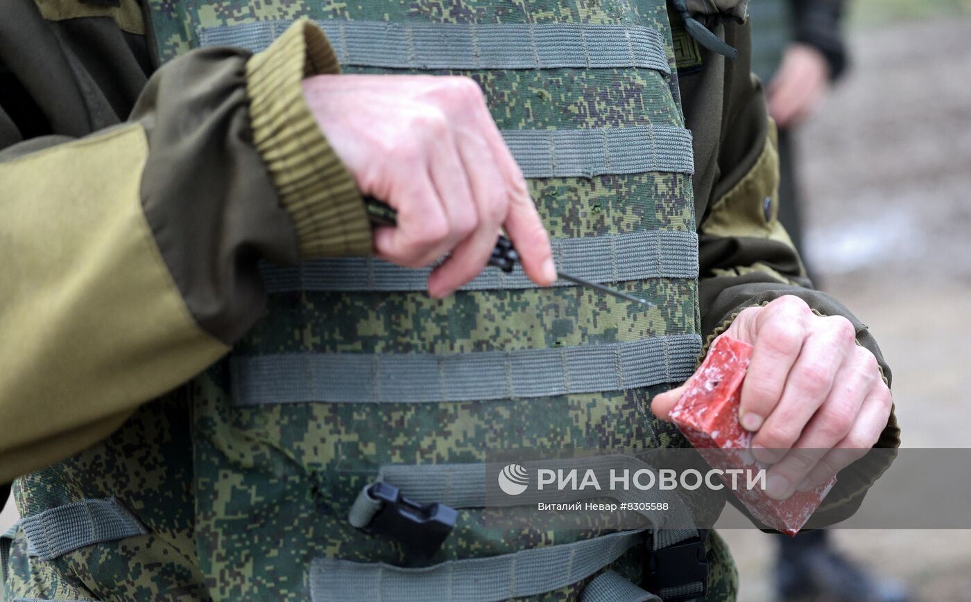 Обучение мобилизованных стрельбе из ПТРК "Хризантема" в Калининградской области