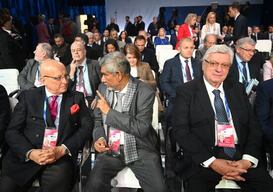 Президент РФ В. Путин принял участие в заседании Международного дискуссионного клуба "Валдай"